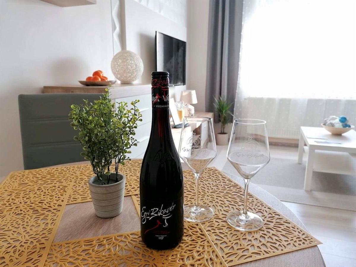 Sweet Central Apartment ,In The City Center Eger Eksteriør bilde