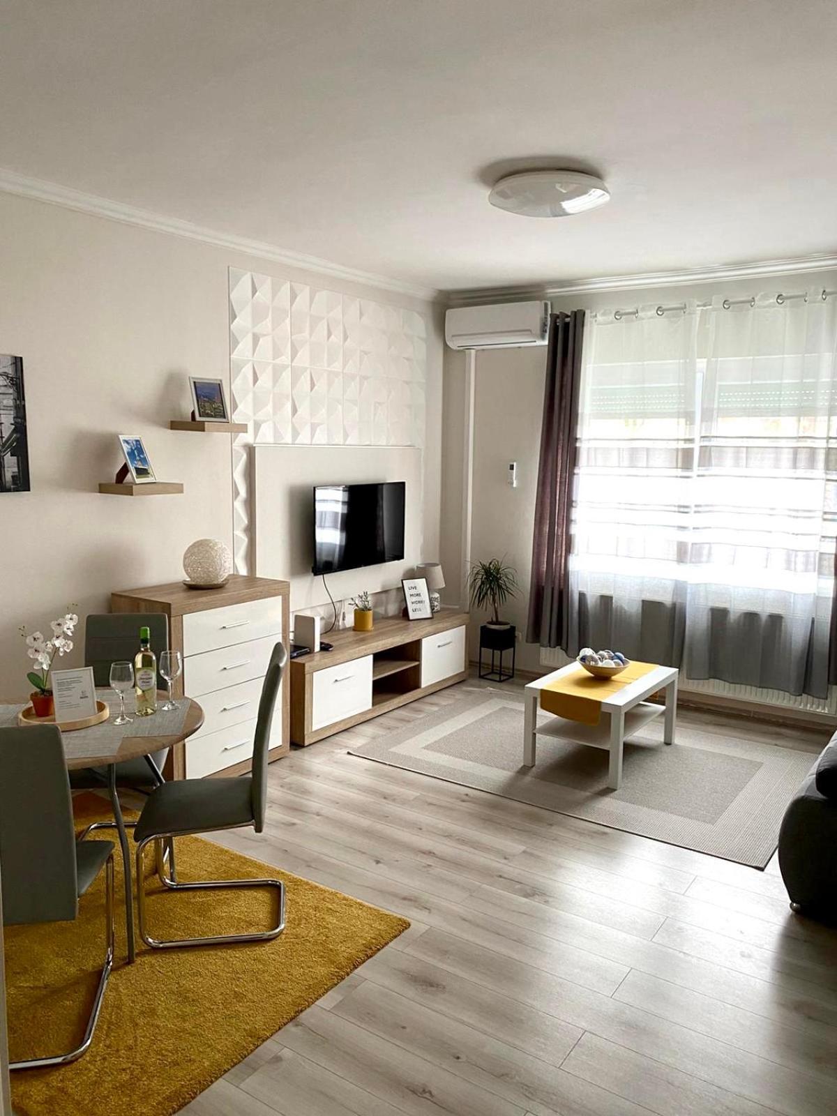 Sweet Central Apartment ,In The City Center Eger Eksteriør bilde